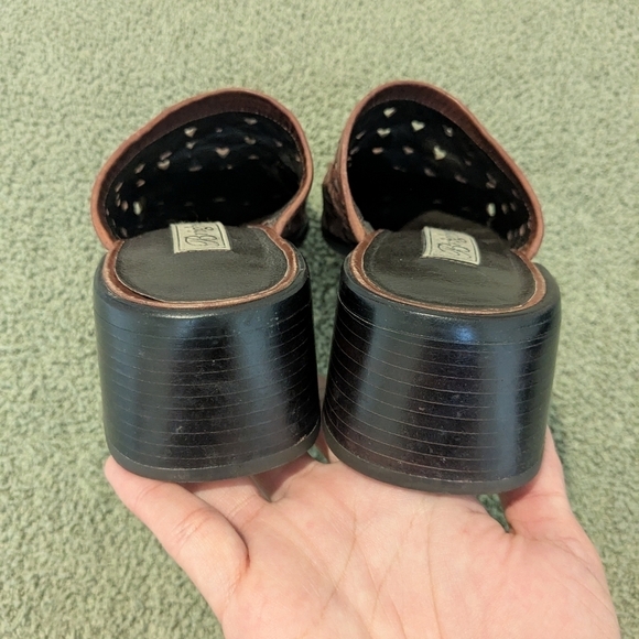 Brighton Brown Heart Cut-Out Leather Slip-On Heeled Mules Size 8.5 Cottagecore - Picture 6 of 11